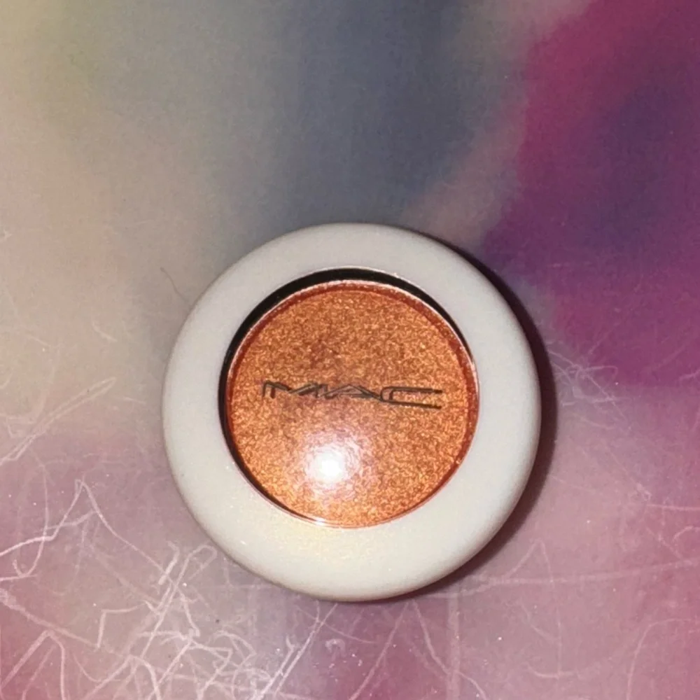 MAC Firespot Eyeshadow~Moontbathe
